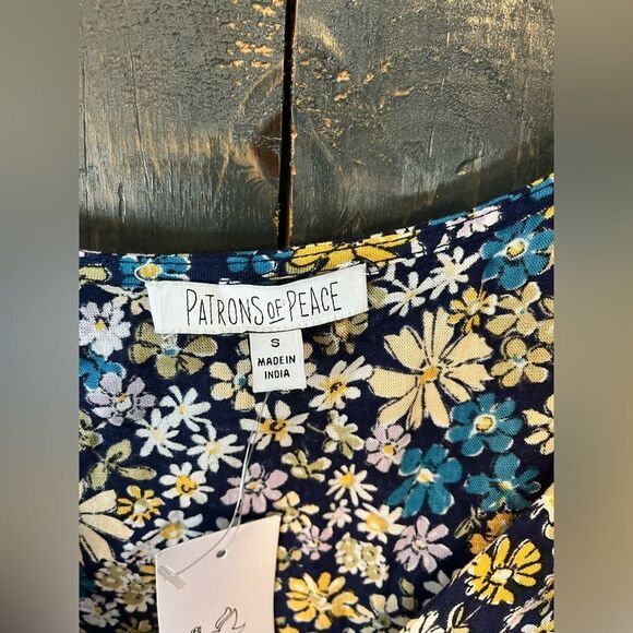 Patrons of Peace Floral Puff Sleeve Crop Top Navy Blue Yellow Daisy Print - Picture 3 of 7